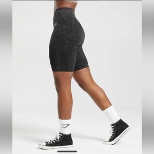 ADAPT ANIMAL SEAMLESS CYCLING
SHORTS Gymshark Womens size Small NEW IN BAG